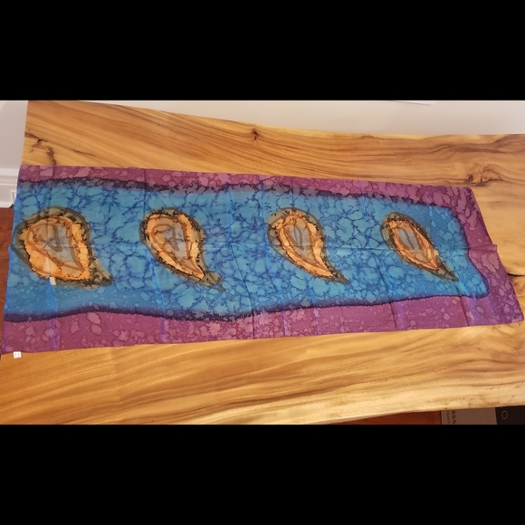 😃3 for 20😃 NWOT Decorative Silk Scarf - Picture 3 of 4